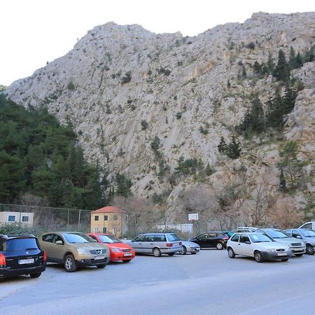 Apartments With A Parking Space Omis - 4327 Екстер'єр фото