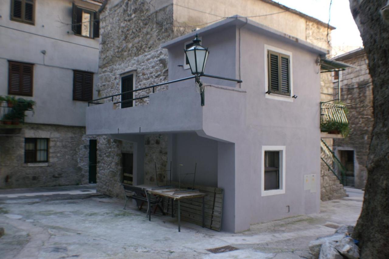 Apartments With A Parking Space Omis - 4327 Екстер'єр фото