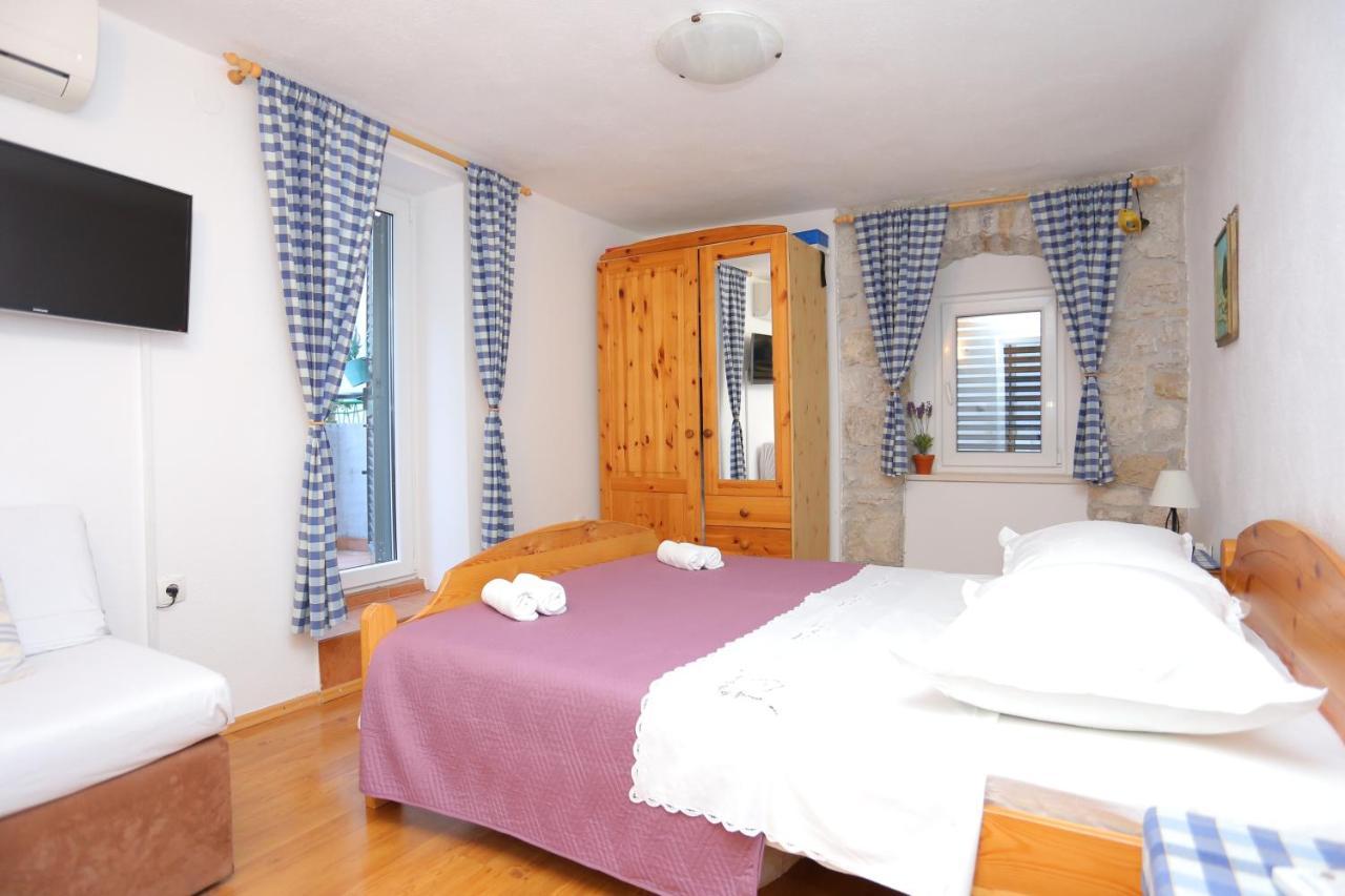 Apartments With A Parking Space Omis - 4327 Екстер'єр фото