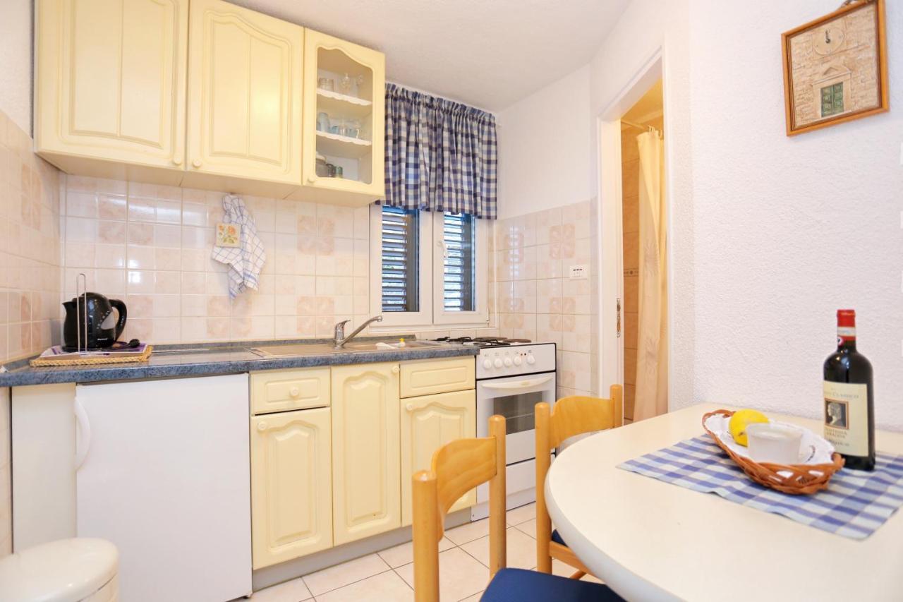 Apartments With A Parking Space Omis - 4327 Екстер'єр фото