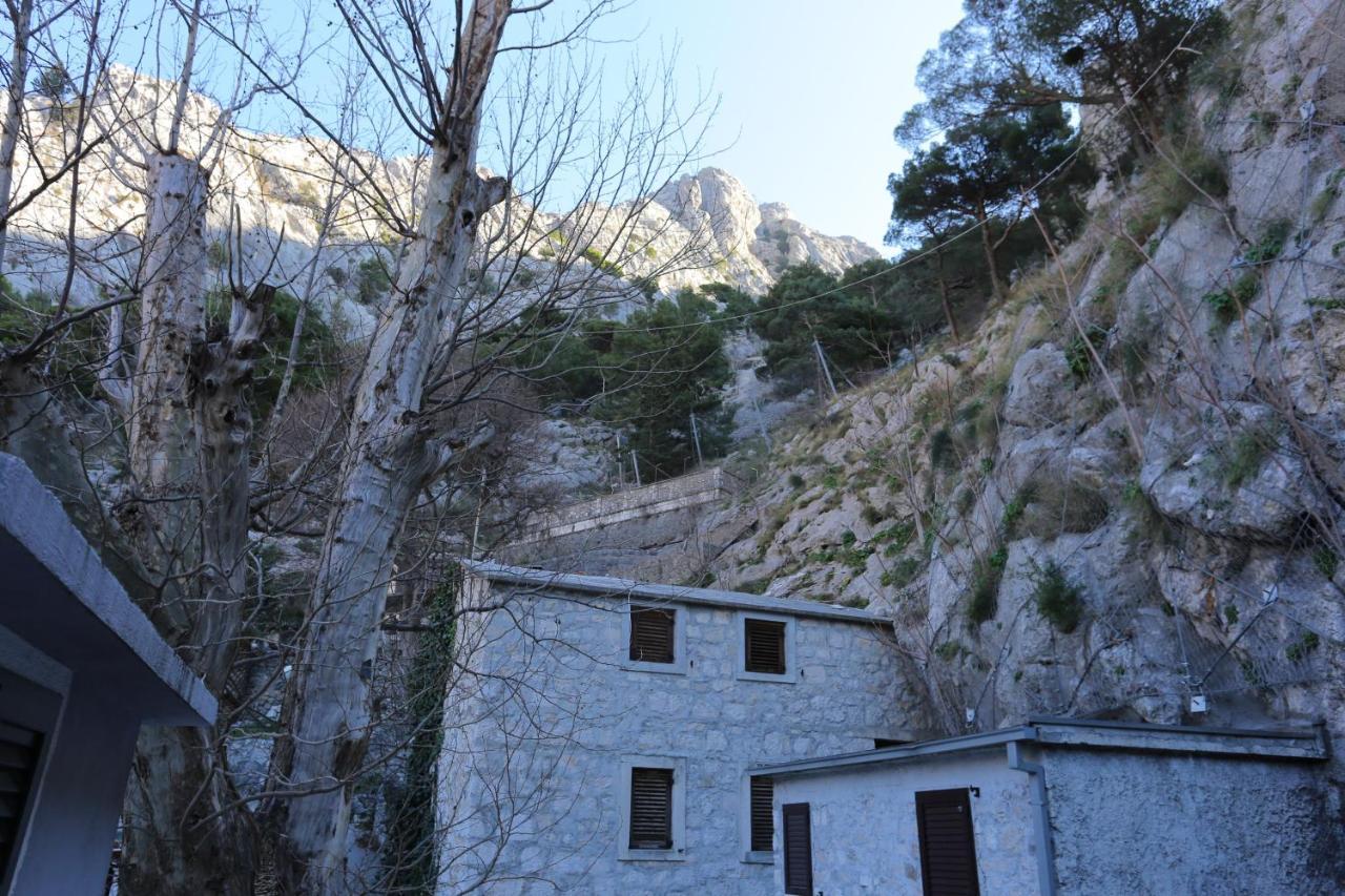 Apartments With A Parking Space Omis - 4327 Екстер'єр фото