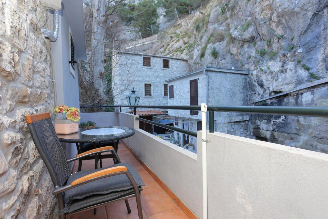 Apartments With A Parking Space Omis - 4327 Екстер'єр фото