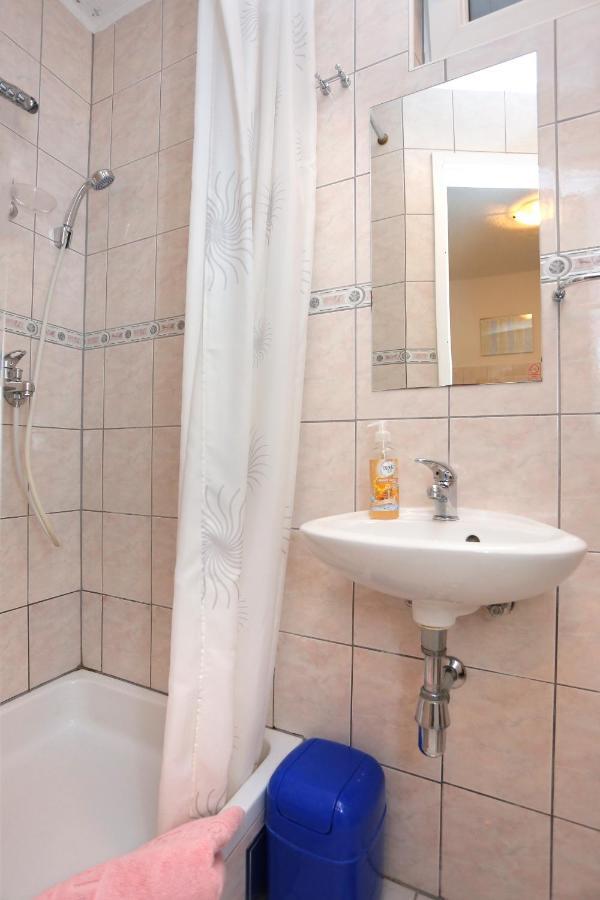 Apartments With A Parking Space Omis - 4327 Екстер'єр фото